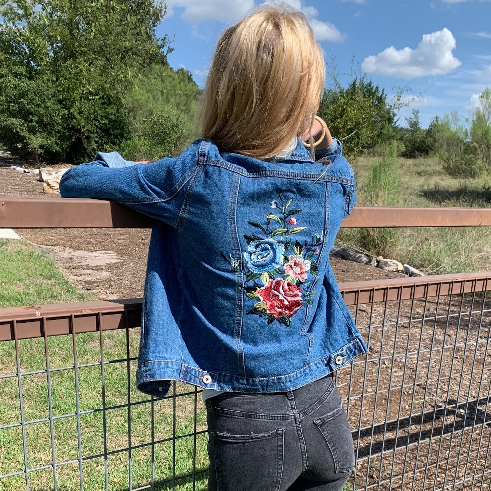 NWT Floral Embroidered Distressed Jean Jacket - Picture 7 of 9